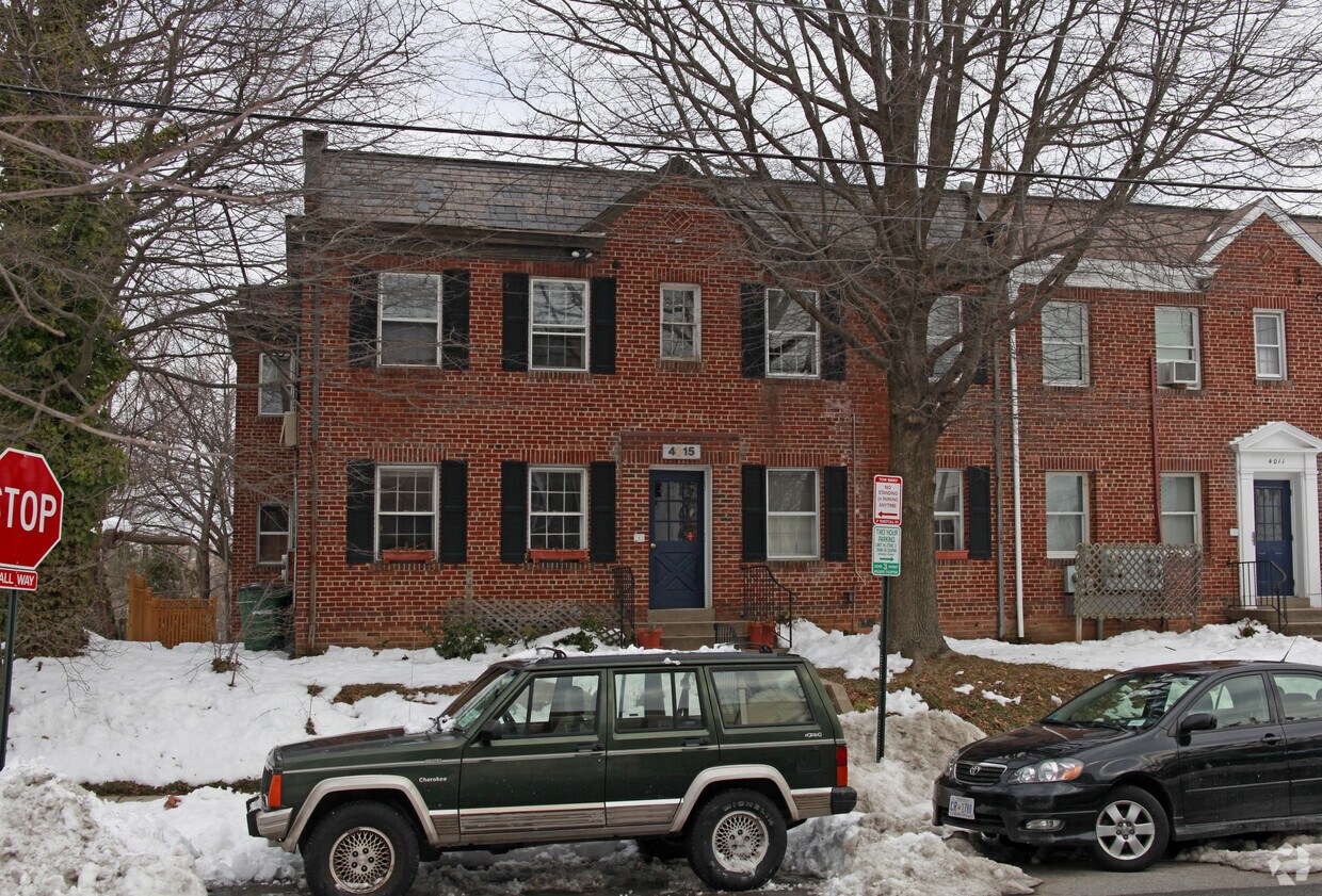 Building Photo - 4015 Benton St NW
