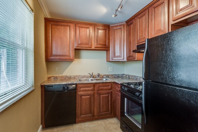 Foto del edificio - 7844-7848 Big Bend Blvd