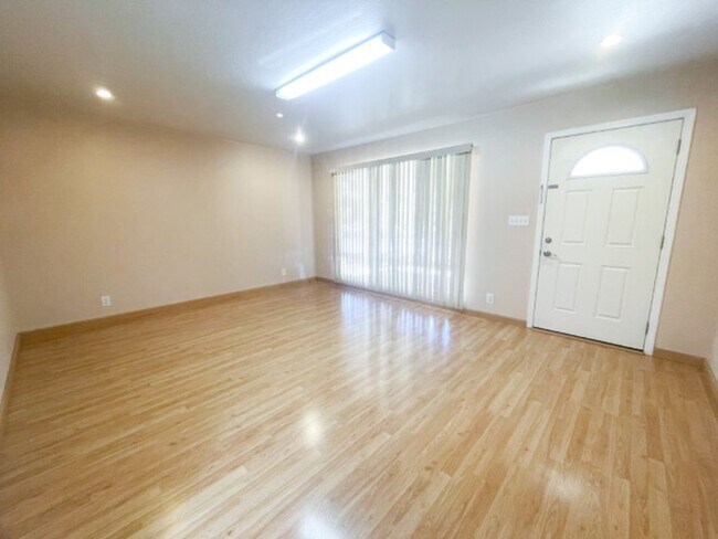 Building Photo - Desirable Home in the Mission San Jose Are...
