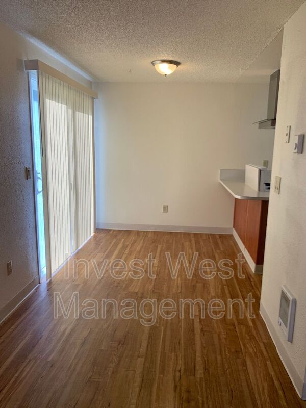 Building Photo - 14608 NE Coast Pine Ct