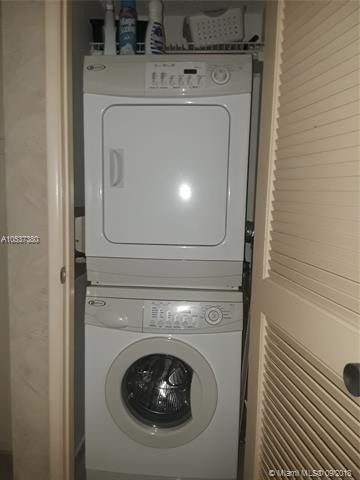 Foto del edificio - 4015 W Palm Aire Dr