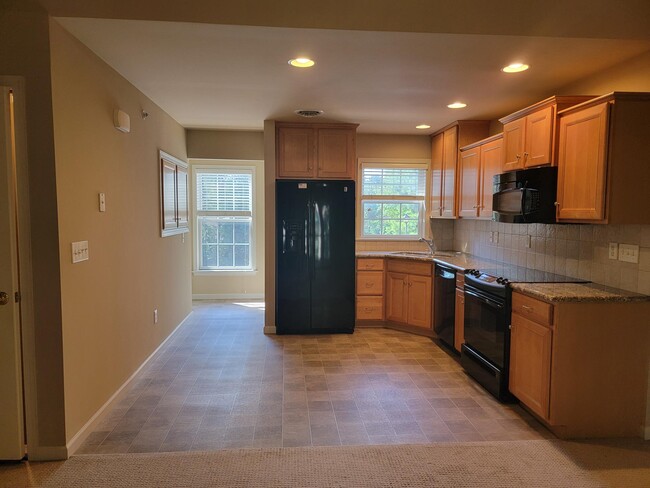 Building Photo - 67 Midway Farms Ln