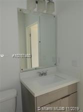 Foto del edificio - 520 Foster Rd