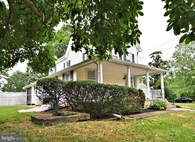 Building Photo - 839 Washington Crossing Rd