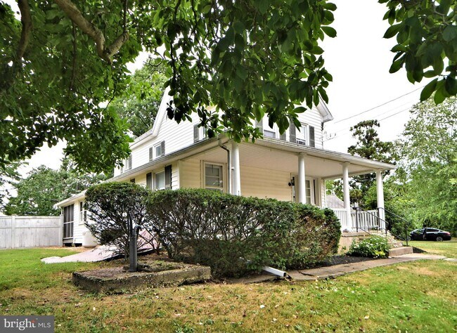 Foto del edificio - 839 Washington Crossing Rd