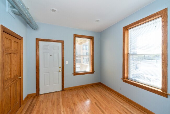 Foto del edificio - 1307 N Ashland Ave