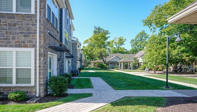 Building Photo - 119 High Pointe Dr