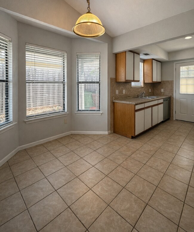 Foto del edificio - AVAILABLE NOW; APPLY TODAY AT OUR WEBSITE!!