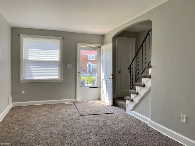 Building Photo - 2 br, 1.5 bath Townhome - 1203 Broening Hwy