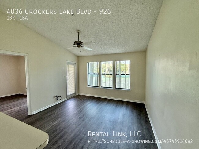 Foto del edificio - 4036 Crockers Lake Blvd