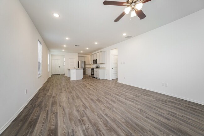Building Photo - 16731 Rover Ln