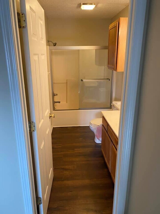 Foto del edificio - 1701 Bourland Ln