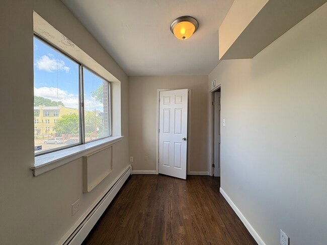 104 Avenida Montclair 18 - 110 Montclair Ave