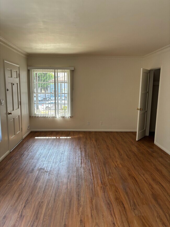 Sunny Living room - 6266 S La Brea Ave