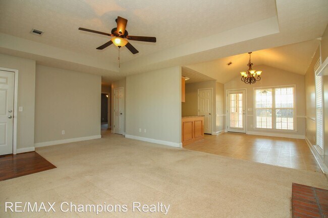 Foto del edificio - 3 br, 2 bath House - 6046 White Pine Dr