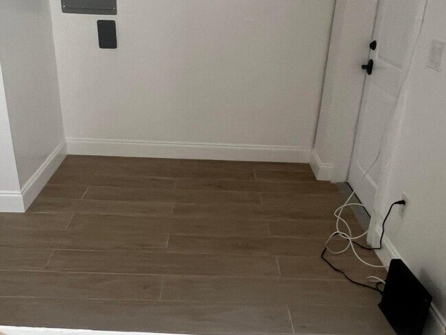 Foto del edificio - 407 S Lakeside Dr