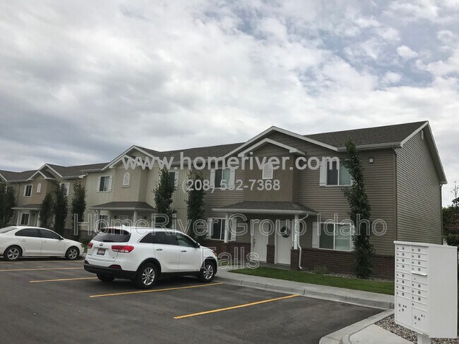 Building Photo - 3339 Blaze Dr