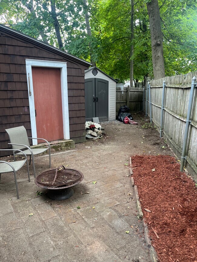 Foto del edificio - 670 Hammond St