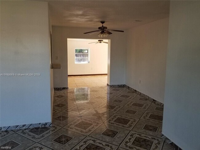 Building Photo - 3 br, 2 bath House - 17131 NW 10th Ct # A