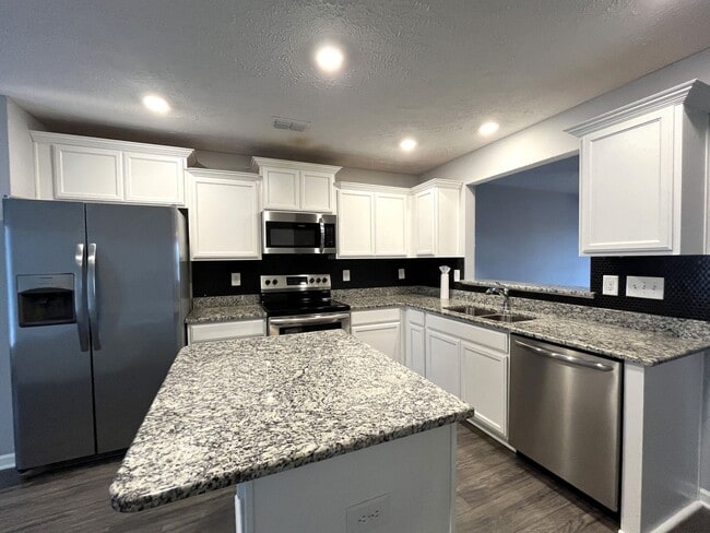 Foto del edificio - Immaculate 3 Bedroom 3 Bath Townhome in Smyrna!