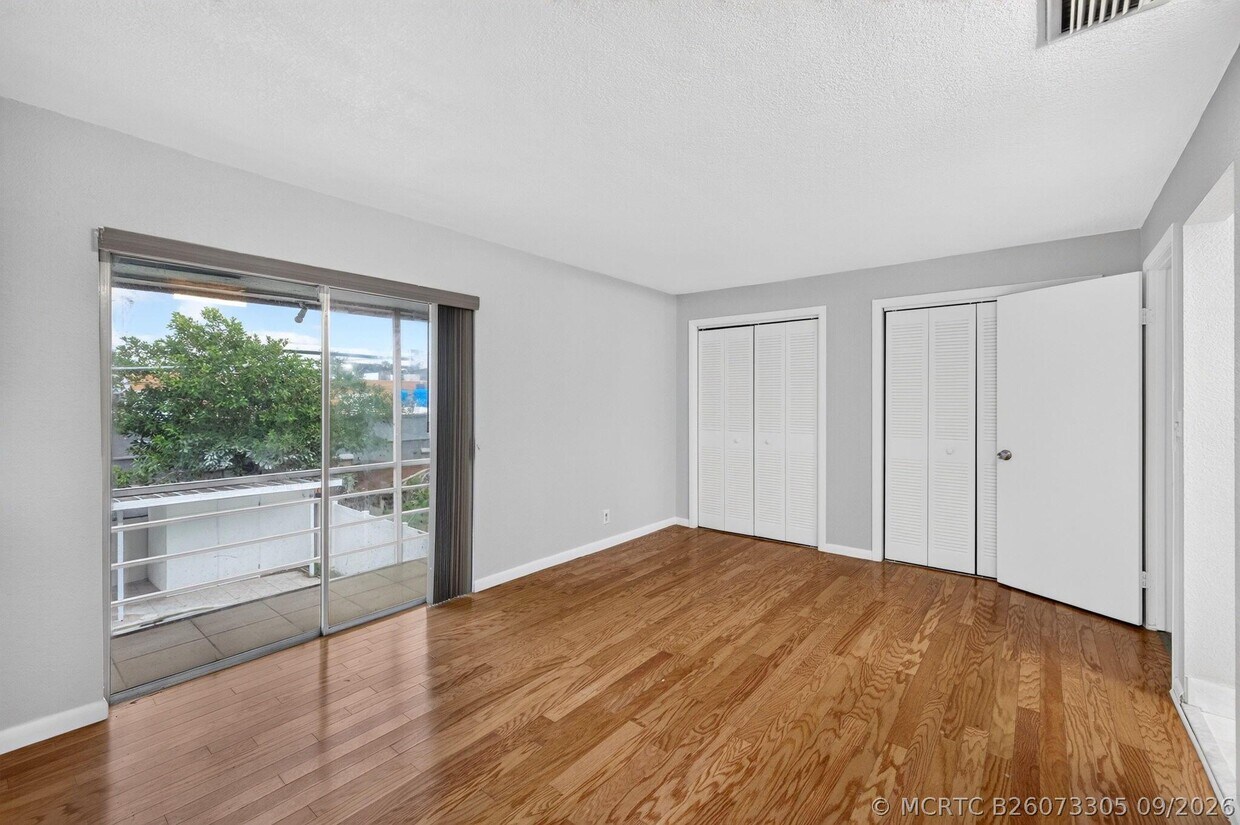 Building Photo - 5435 SW 44th Terrace