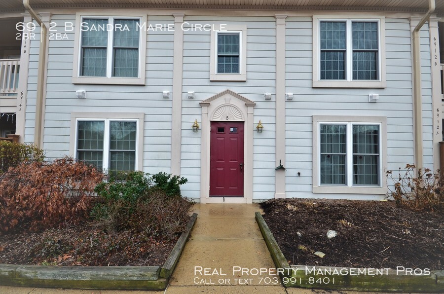 Foto principal - 2 Master Bedrooms and Loft in Kingstowne!