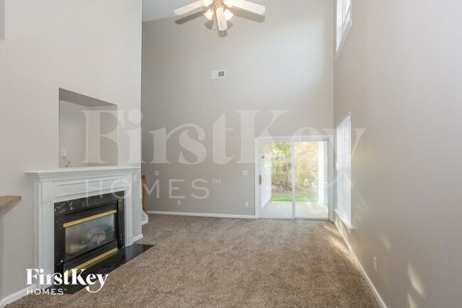 Building Photo - 3216 Castlemaine Dr