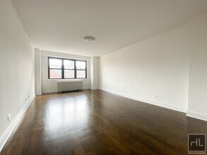 Building Photo - E 16 ST