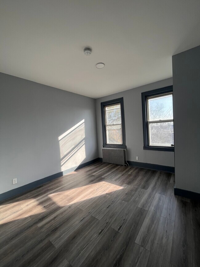 Unit 2R - 312 Princeton Ave