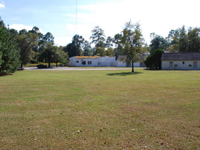 Building Photo - Apartments