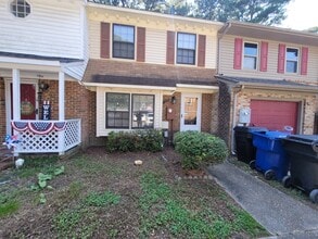 Building Photo - 921 Wildwood Square Ct