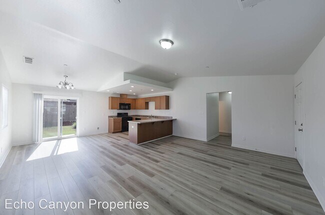 Building Photo - 3 br, 2 bath House - 618 Candia Ave.