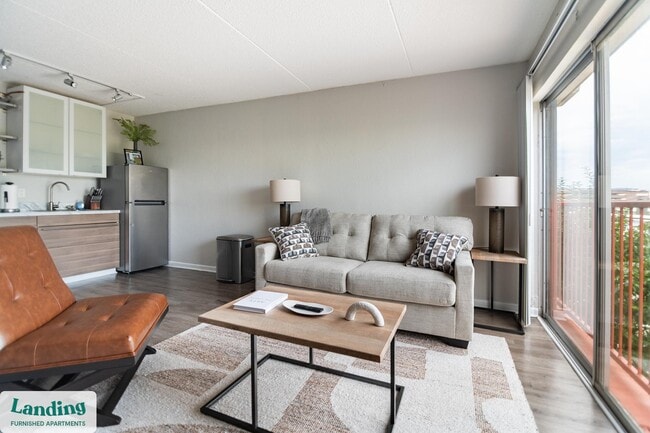 Building Photo - 1362 Passenger St