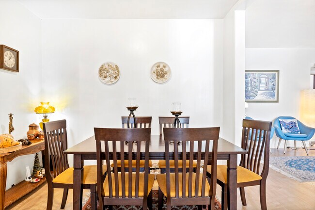 Building Photo - 15248 Dickens St
