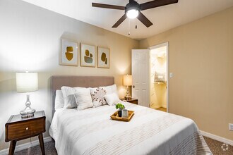 1 BR, 1 BA - 570 SF - Park Place Apartments