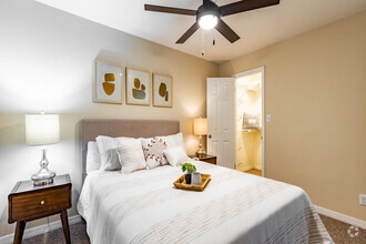 1 BR, 1 BA - 570 SF - Park Place Apartments