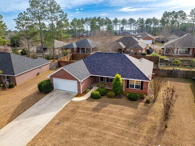 Foto del edificio - 105 Cypress Ridge Rd