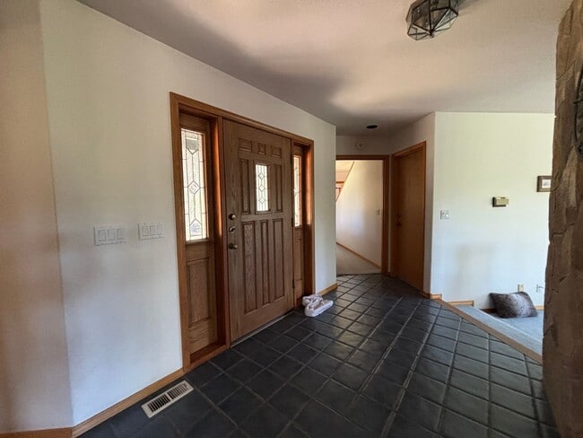 Building Photo - Stunning 3 Bed/ 2.5-Bath Home on the River...