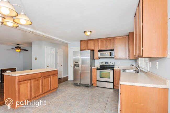 Foto del edificio - 1356 Glenstone Drive, Maryland Heights, MO...