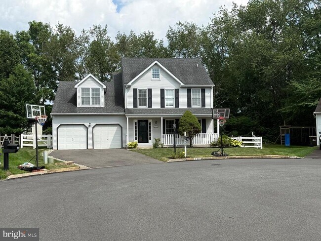 Foto del edificio - 706 Colin Ct