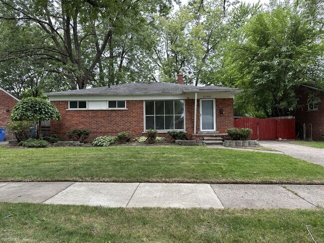 Foto del edificio - 3 br, 1 bath House - 21769 Logue Ave 21769...