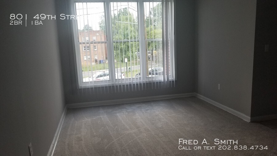 Foto principal - 801 49th St NE