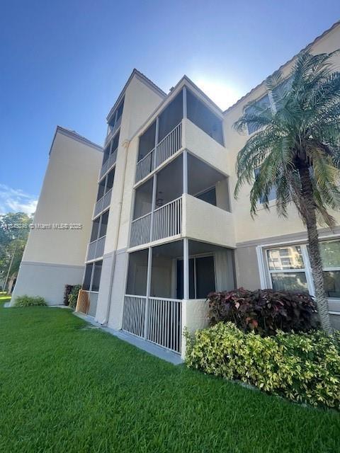 Building Photo - 8235 Lake Dr