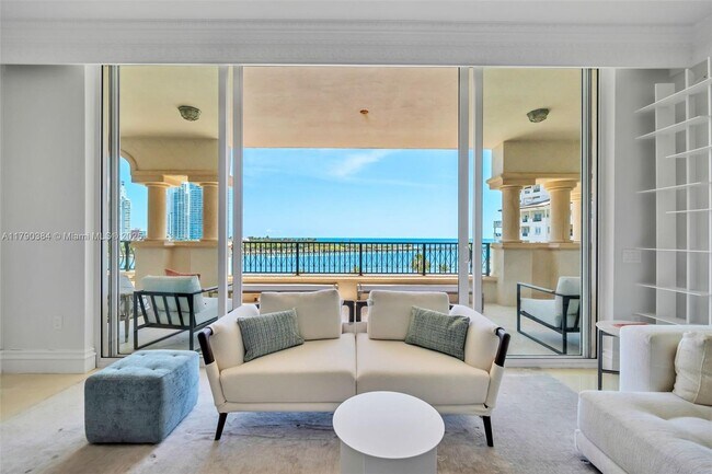 Foto del edificio - 7154 Fisher Island Dr
