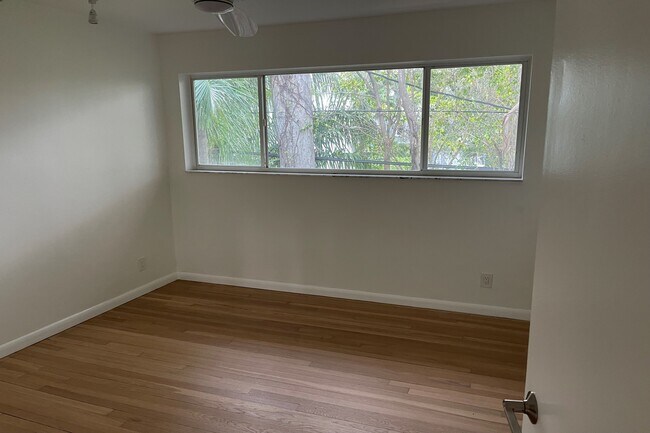 Foto del edificio - 234 Oleander Ave