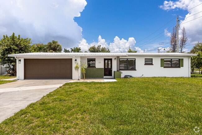 Building Photo - 1575 Grace Ave