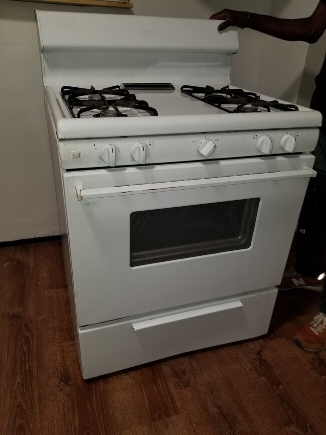 15448 Calcutta Ave Unit UP FRONT, Cleveland, OH 44110 15448 Calcutta