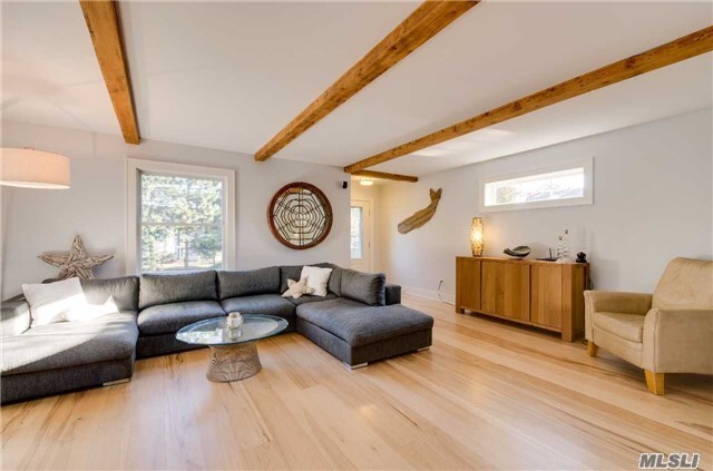 Building Photo - 1373 Peconic Bay Blvd