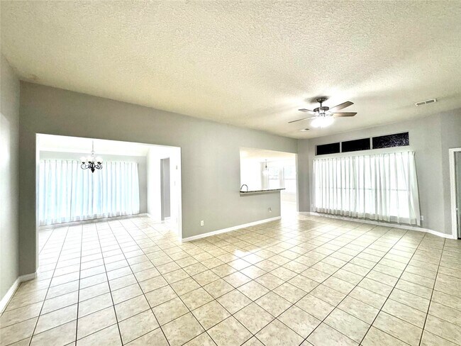 Foto del edificio - 5706 Painted Trail Dr