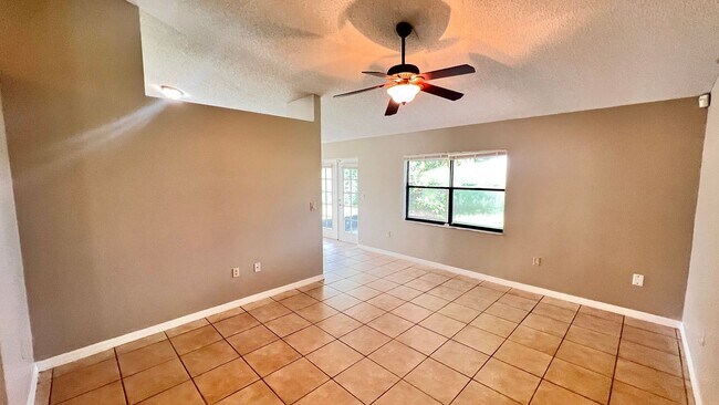 Building Photo - Charming 3 Bedroom, 2 Bathroom Home in Kis...